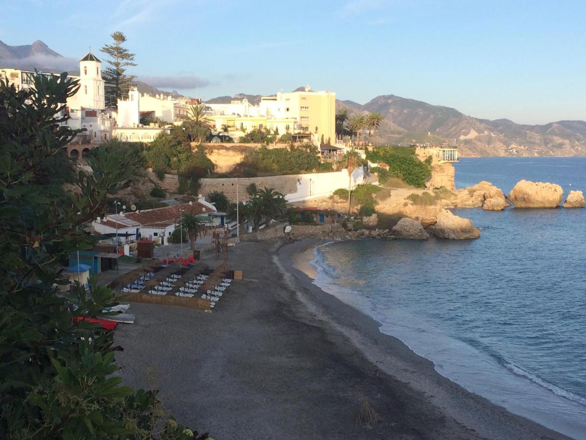 Sea & Pool View Garden Apartment Las Palmeras Nerja Exterior photo